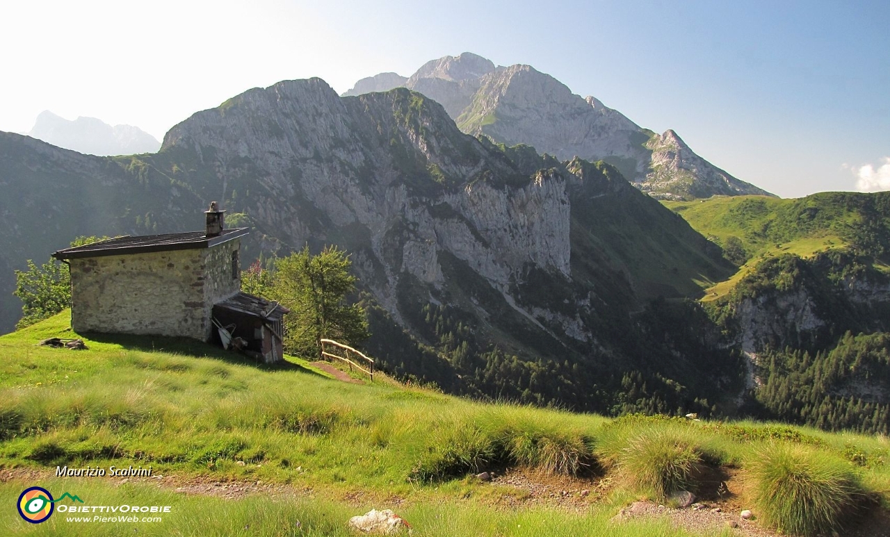 04 Panorama dal roccolo....JPG